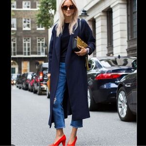 Navy cashmere coat a classic with clean lines 
Size M|L